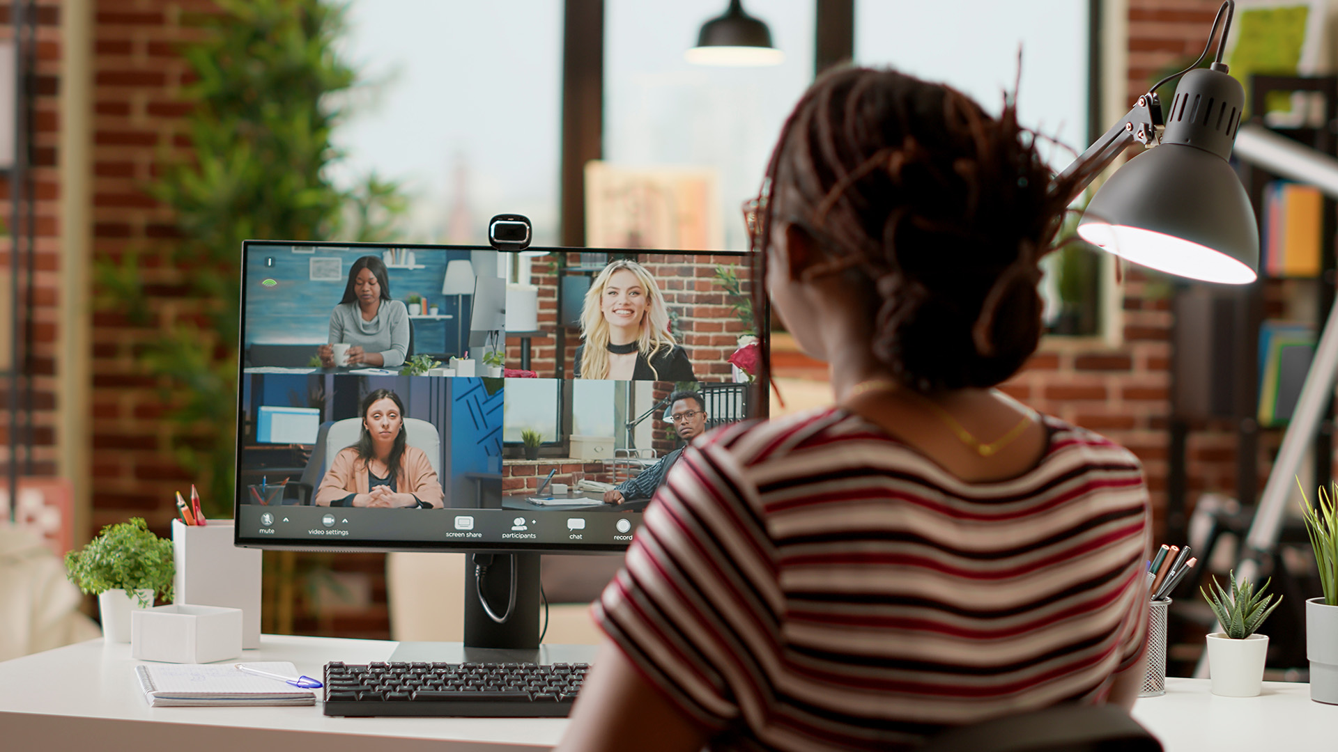 Best Webcams for Zoom Meetings in 2026 | Buying Guide