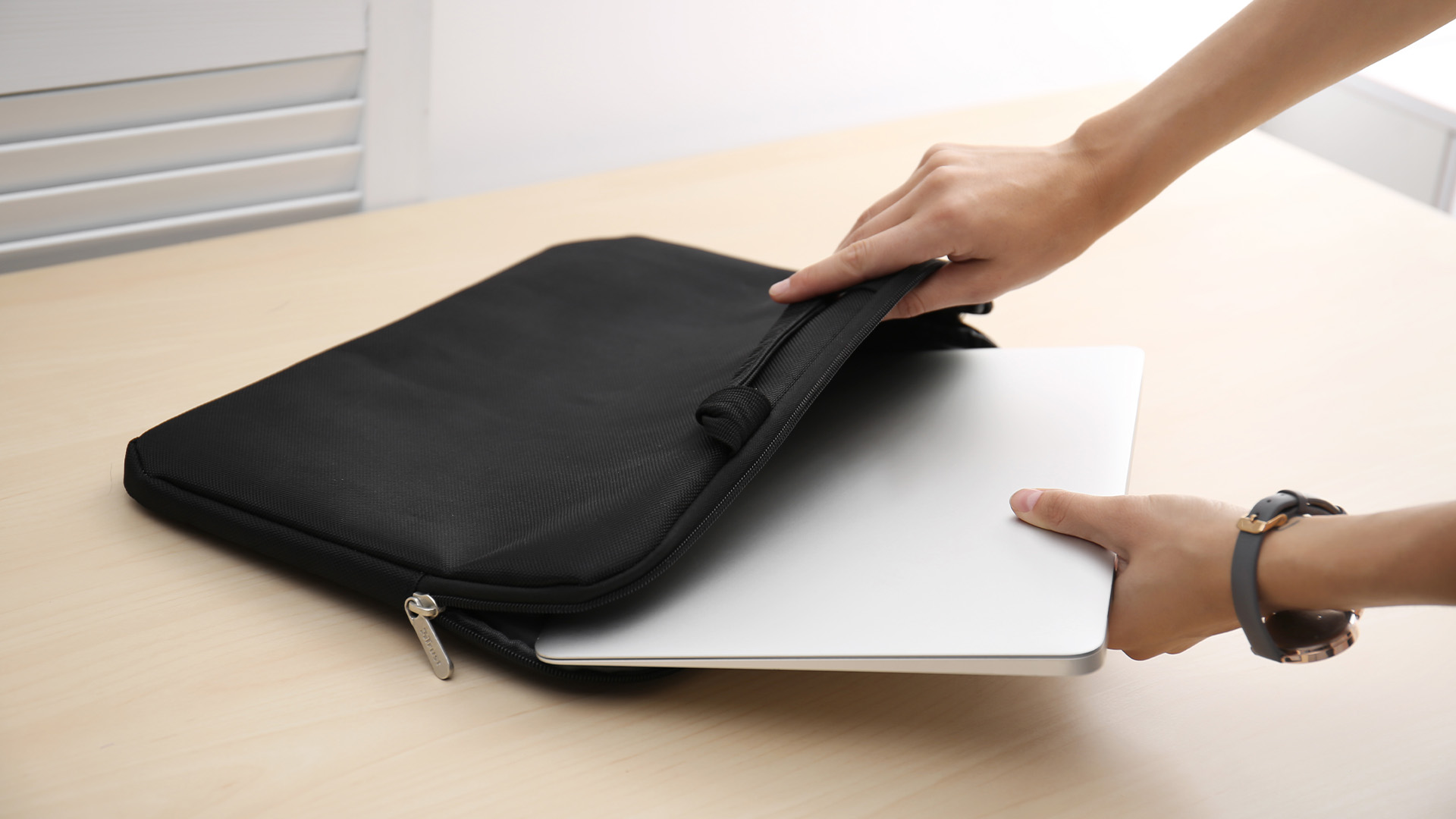 How to Choose the Best Laptop Bag | Size & Style Guide