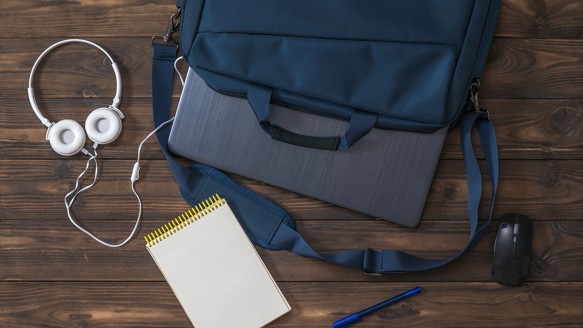 How to Choose the Best Laptop Bag | Size & Style Guide