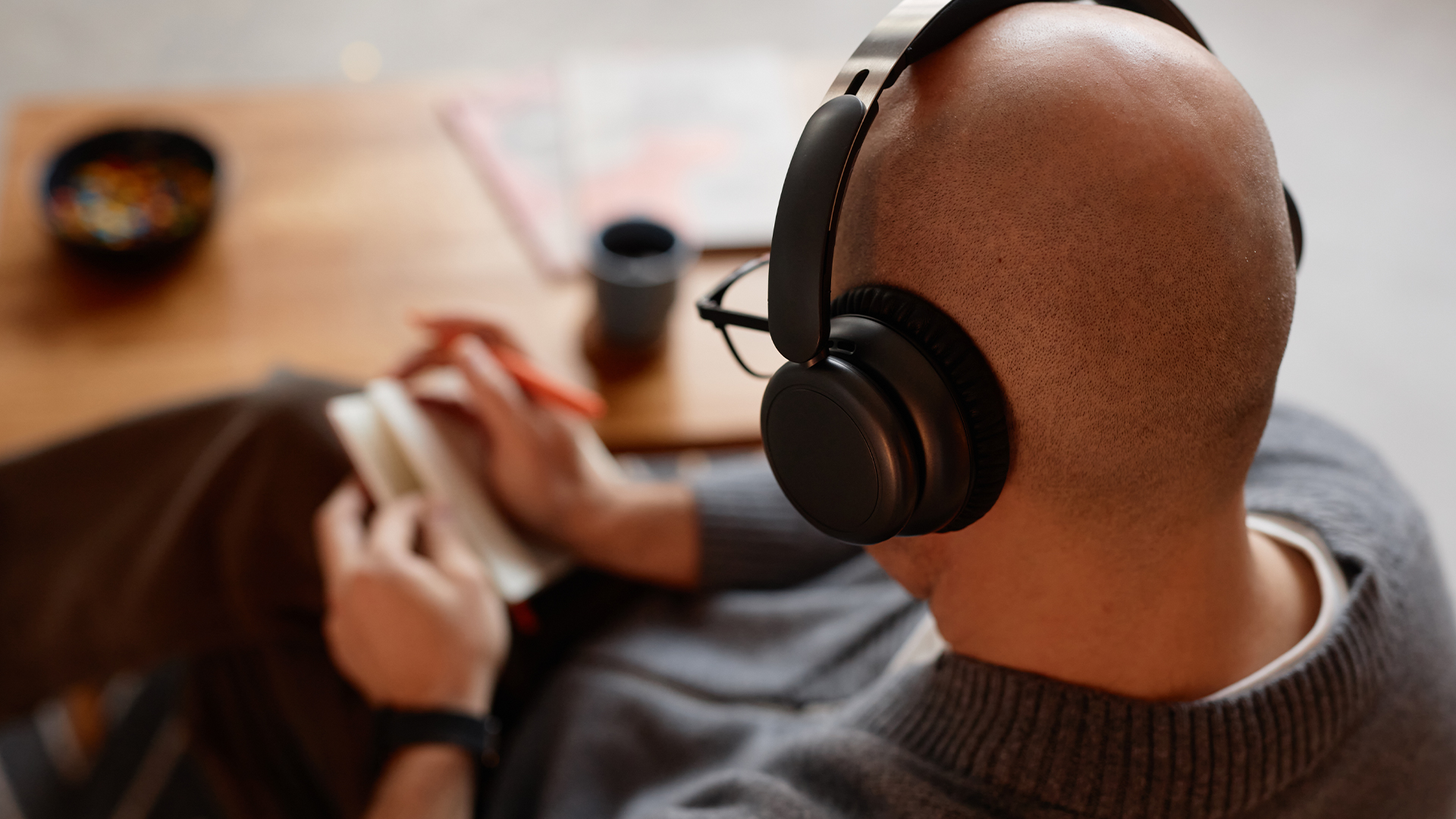 Best Bluetooth Noise-Cancelling Headphones in 2026