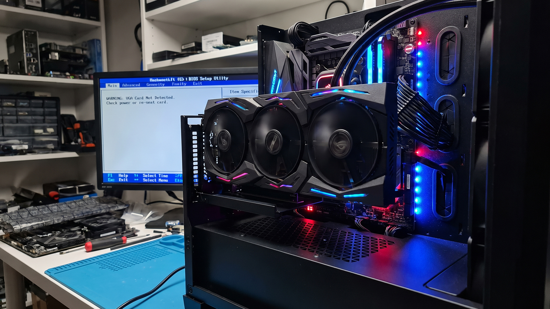 Monitor displaying VGA Card Not Detected error.