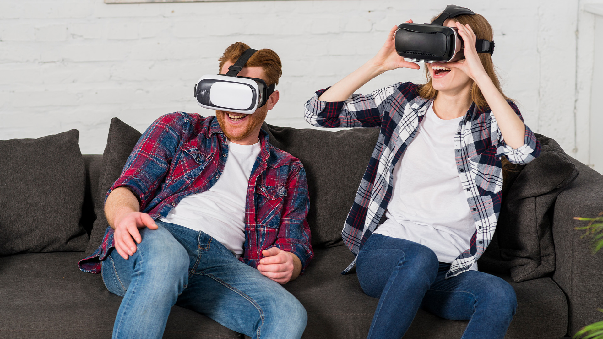 How to Choose the Right VR Accessories for Gaming Setup Tips