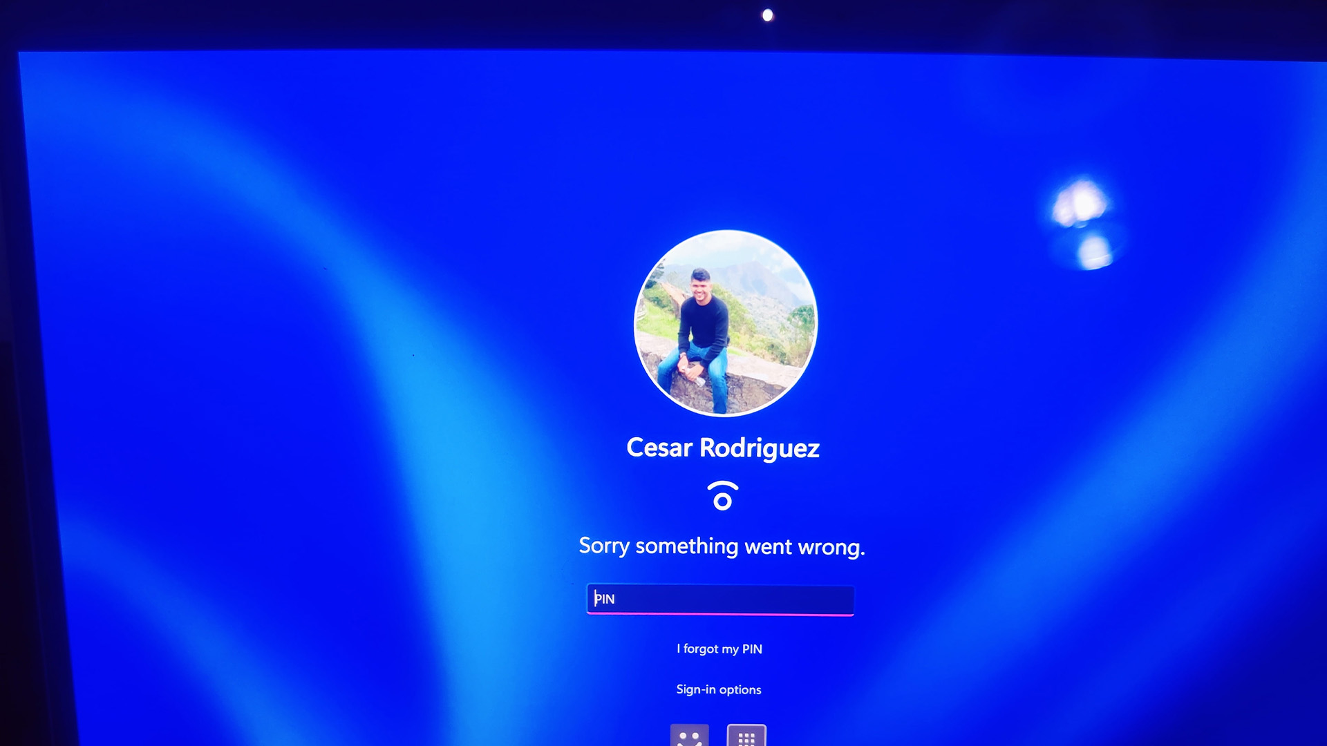 A Windows login screen displaying a PIN sign in error message.